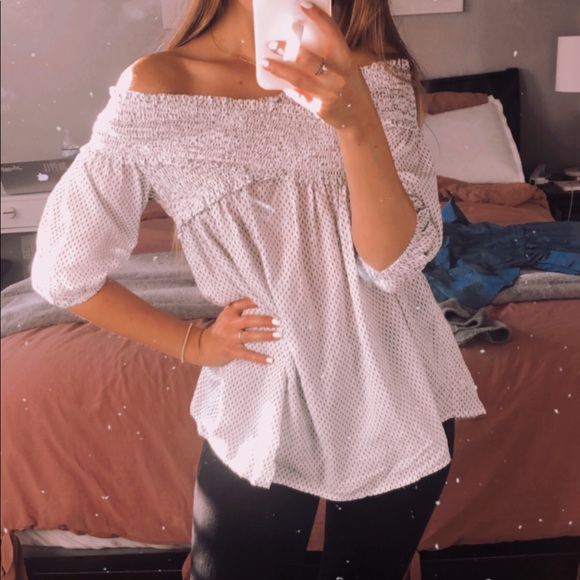 LAST ONE! Armora’s | Smocked Off Shoulder Top! - Picture 4 of 8